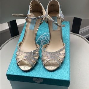 betsey Johnson iridescent heels size 6 never work